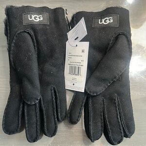 UGG Black Sheepskin Gloves with Suede Finish